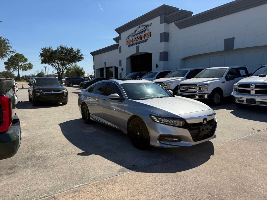 Honda Accord Sedan Vehicle Full-screen Gallery Image 40