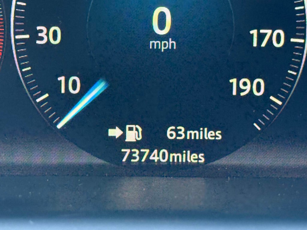 Jaguar XJL Vehicle Full-screen Gallery Image 32