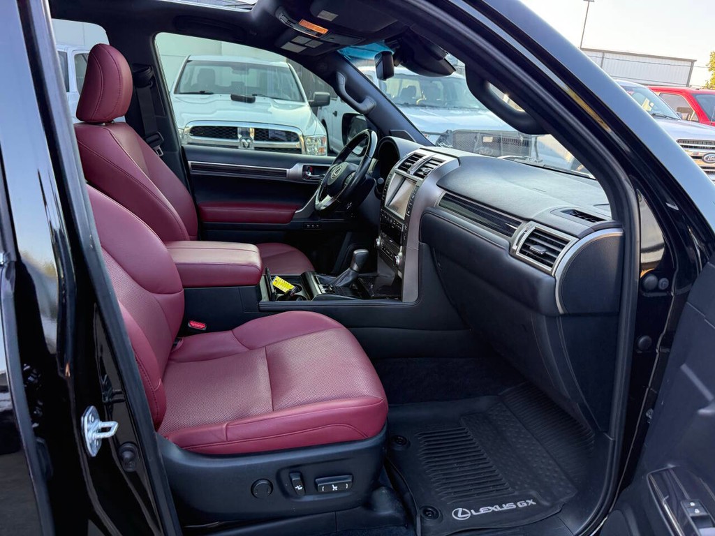Lexus GX 460 Vehicle Full-screen Gallery Image 10