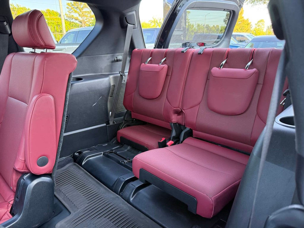 Lexus GX 460 Vehicle Full-screen Gallery Image 14