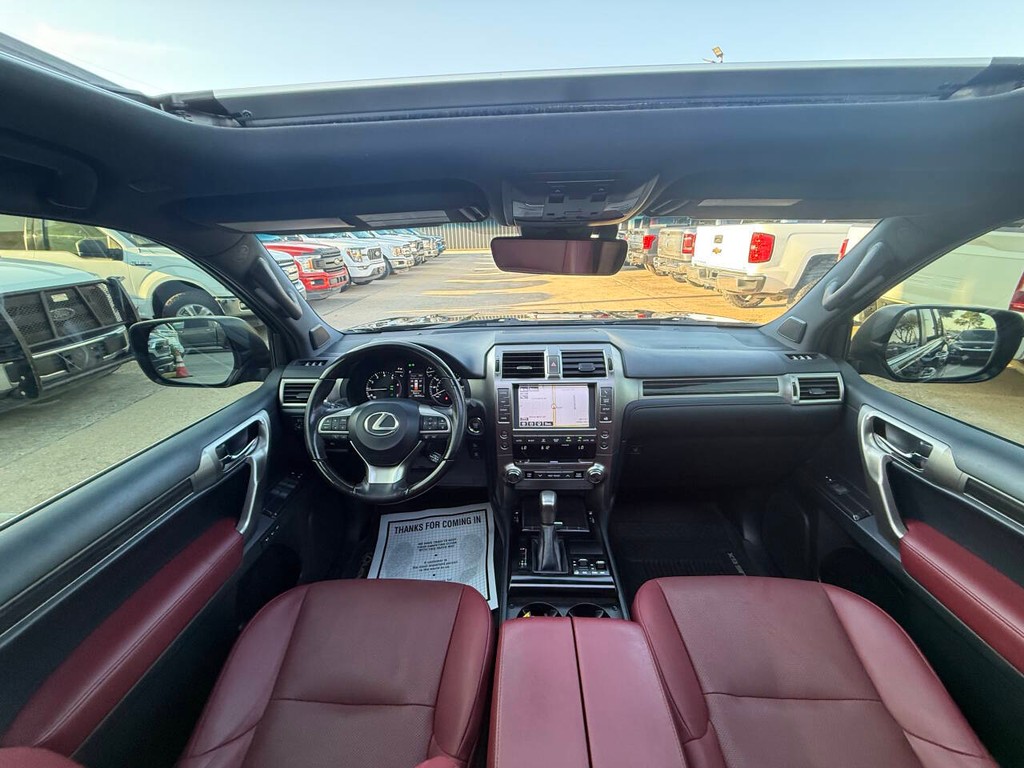 Lexus GX 460 Vehicle Full-screen Gallery Image 20