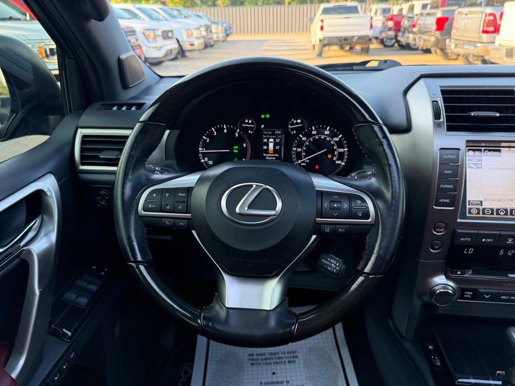 Lexus GX 460 Vehicle Full-screen Gallery Image 24
