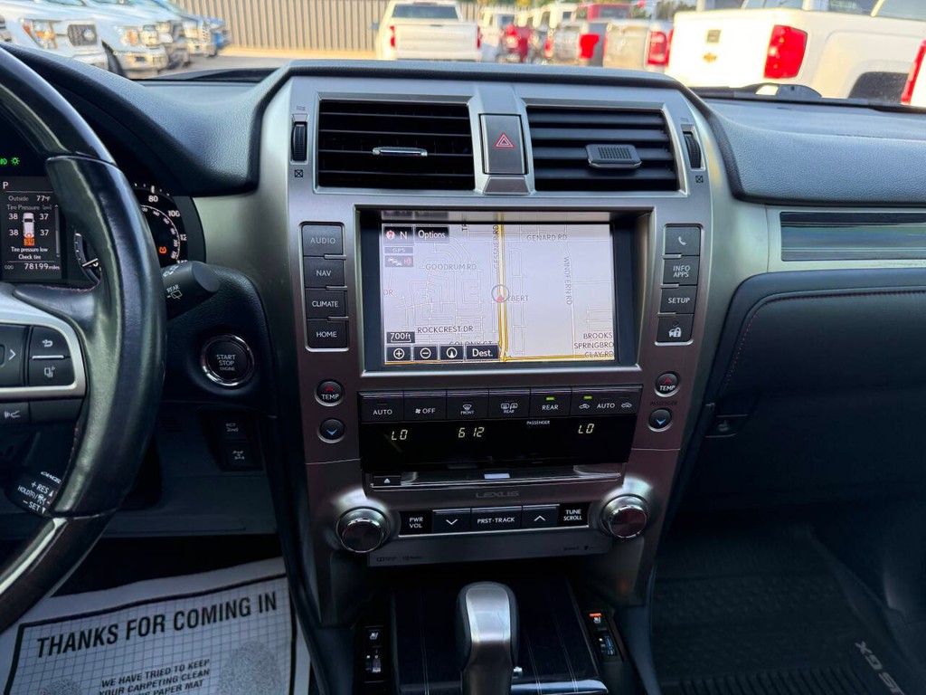 Lexus GX 460 Vehicle Full-screen Gallery Image 26