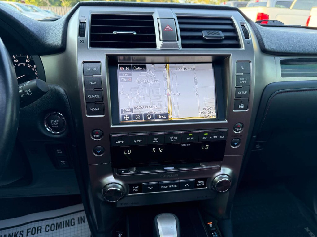 Lexus GX 460 Vehicle Full-screen Gallery Image 28