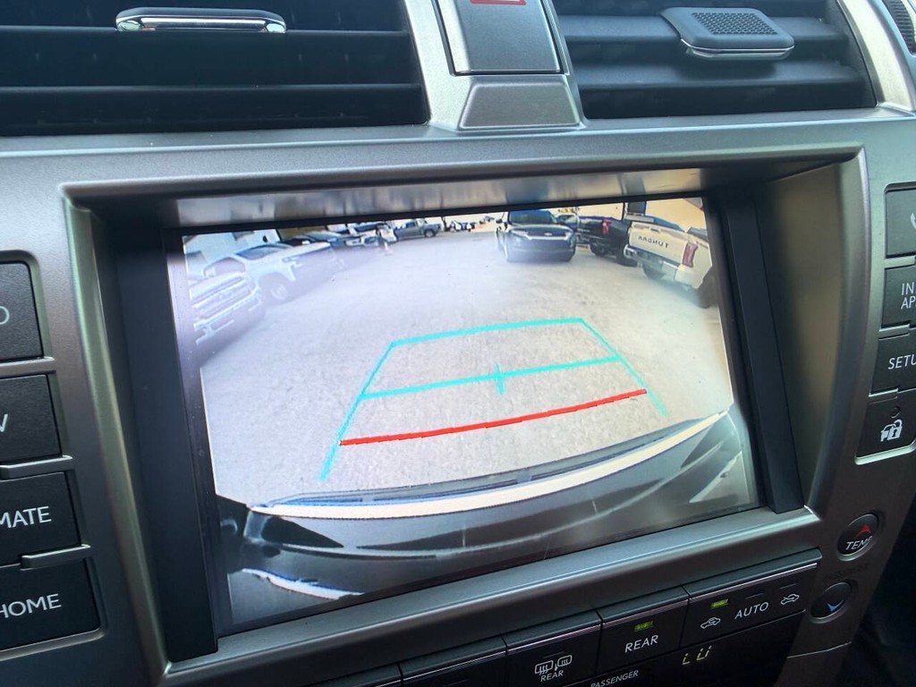 Lexus GX 460 Vehicle Full-screen Gallery Image 29