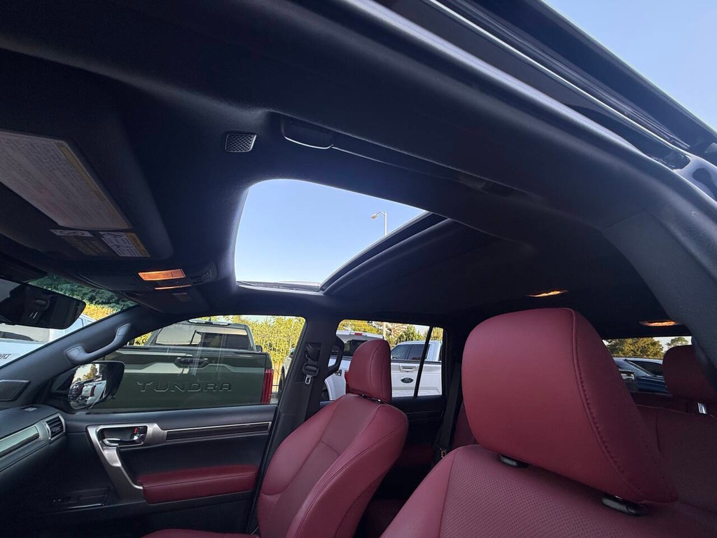 Lexus GX 460 Vehicle Full-screen Gallery Image 33