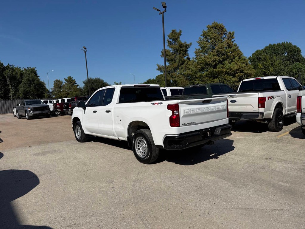 Chevrolet Silverado 1500 Vehicle Full-screen Gallery Image 04