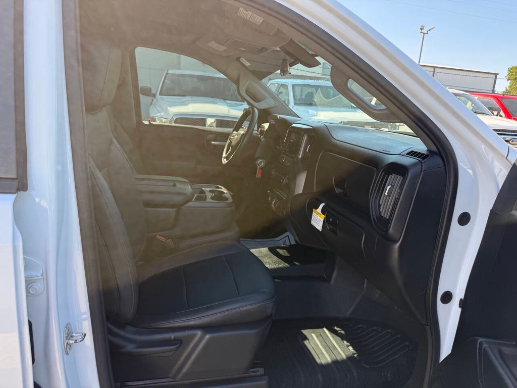Chevrolet Silverado 1500 Vehicle Full-screen Gallery Image 10