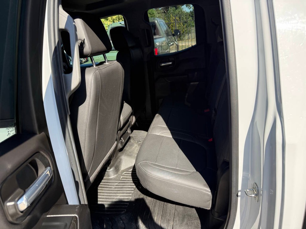 Chevrolet Silverado 1500 Vehicle Full-screen Gallery Image 13