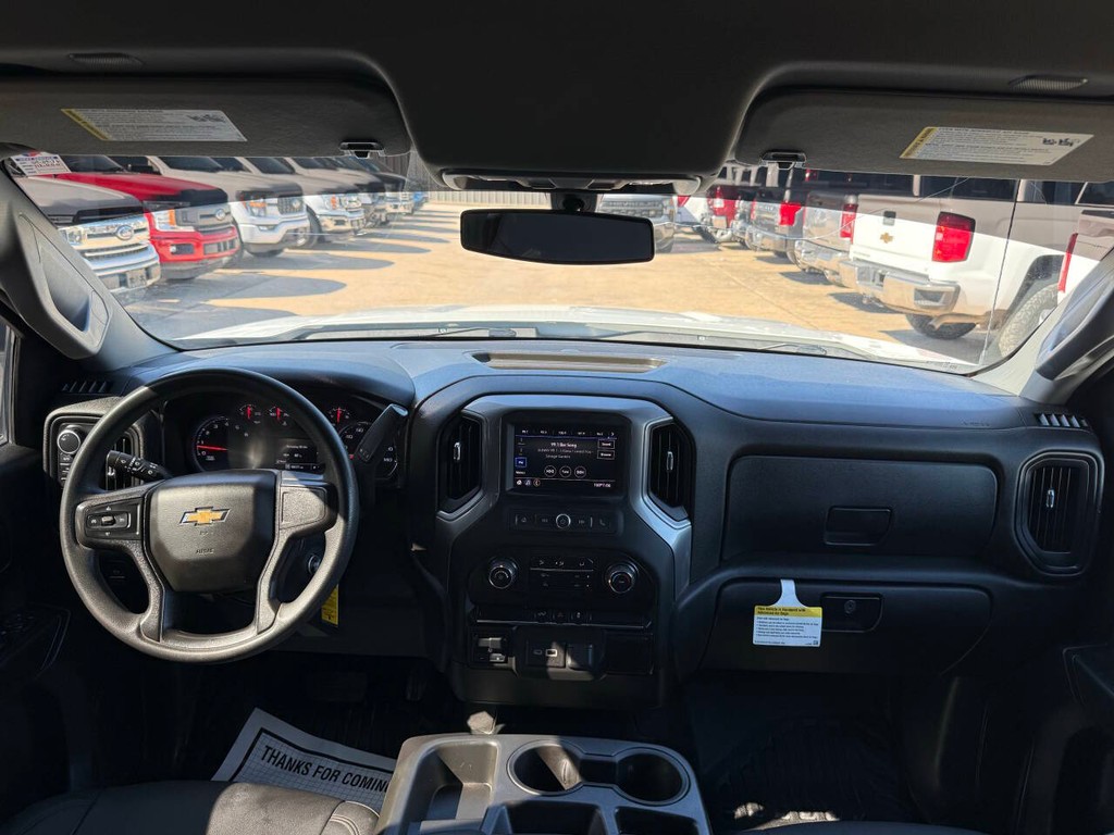 Chevrolet Silverado 1500 Vehicle Full-screen Gallery Image 17