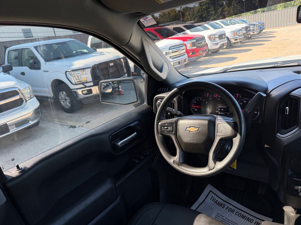 Chevrolet Silverado 1500 Vehicle Full-screen Gallery Image 19
