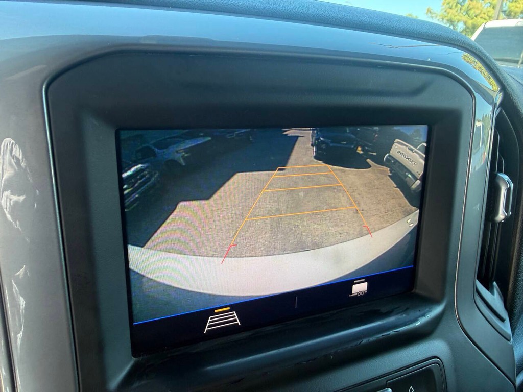 Chevrolet Silverado 1500 Vehicle Full-screen Gallery Image 27