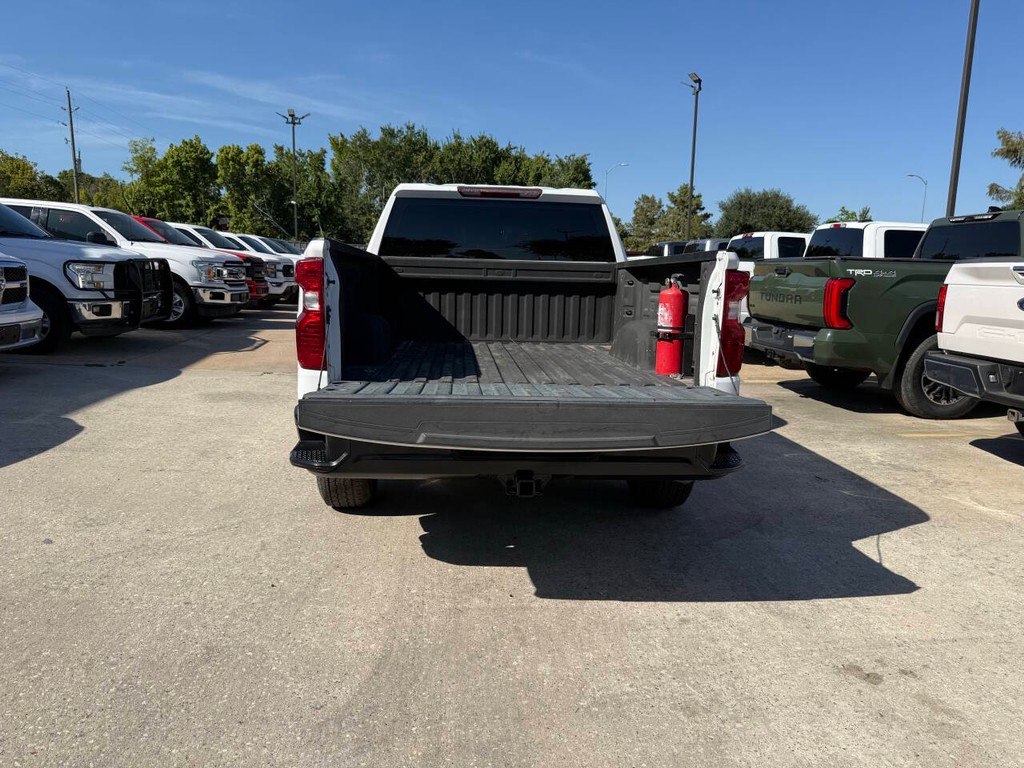 Chevrolet Silverado 1500 Vehicle Full-screen Gallery Image 37