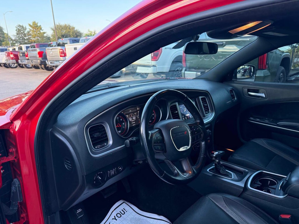 Dodge Charger Vehicle Full-screen Gallery Image 05