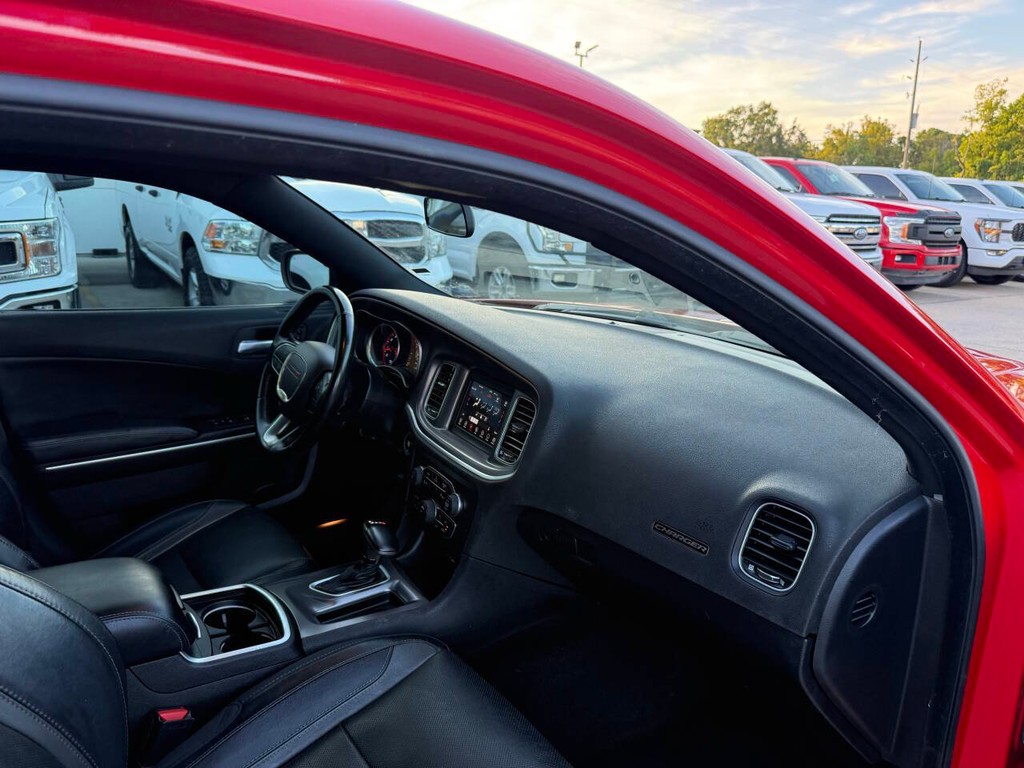 Dodge Charger Vehicle Full-screen Gallery Image 08