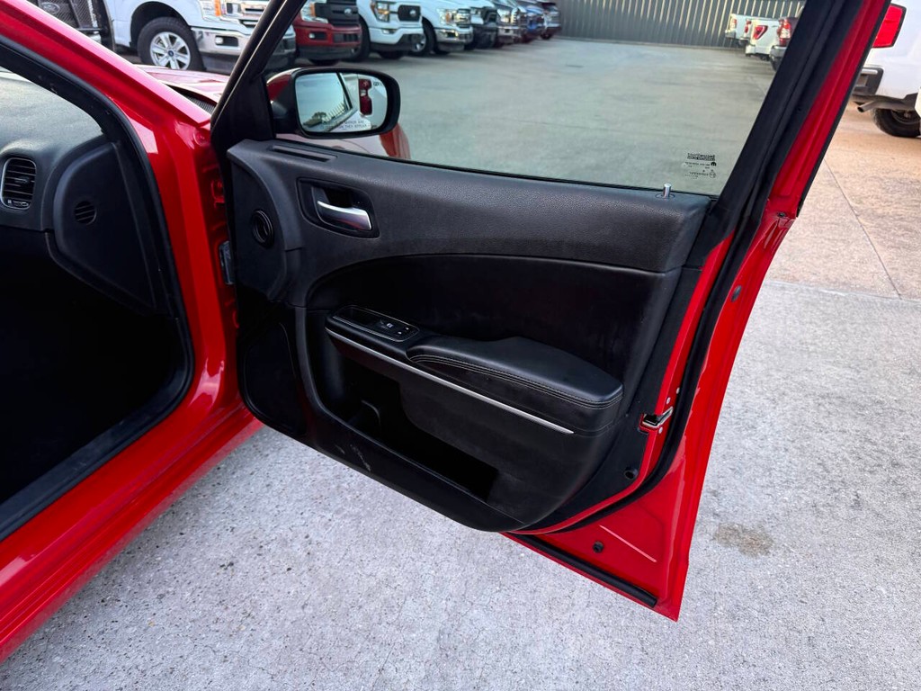 Dodge Charger Vehicle Full-screen Gallery Image 10
