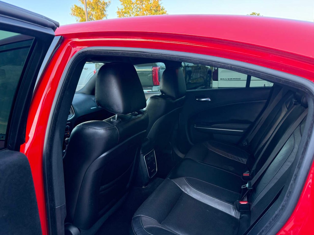 Dodge Charger Vehicle Full-screen Gallery Image 11