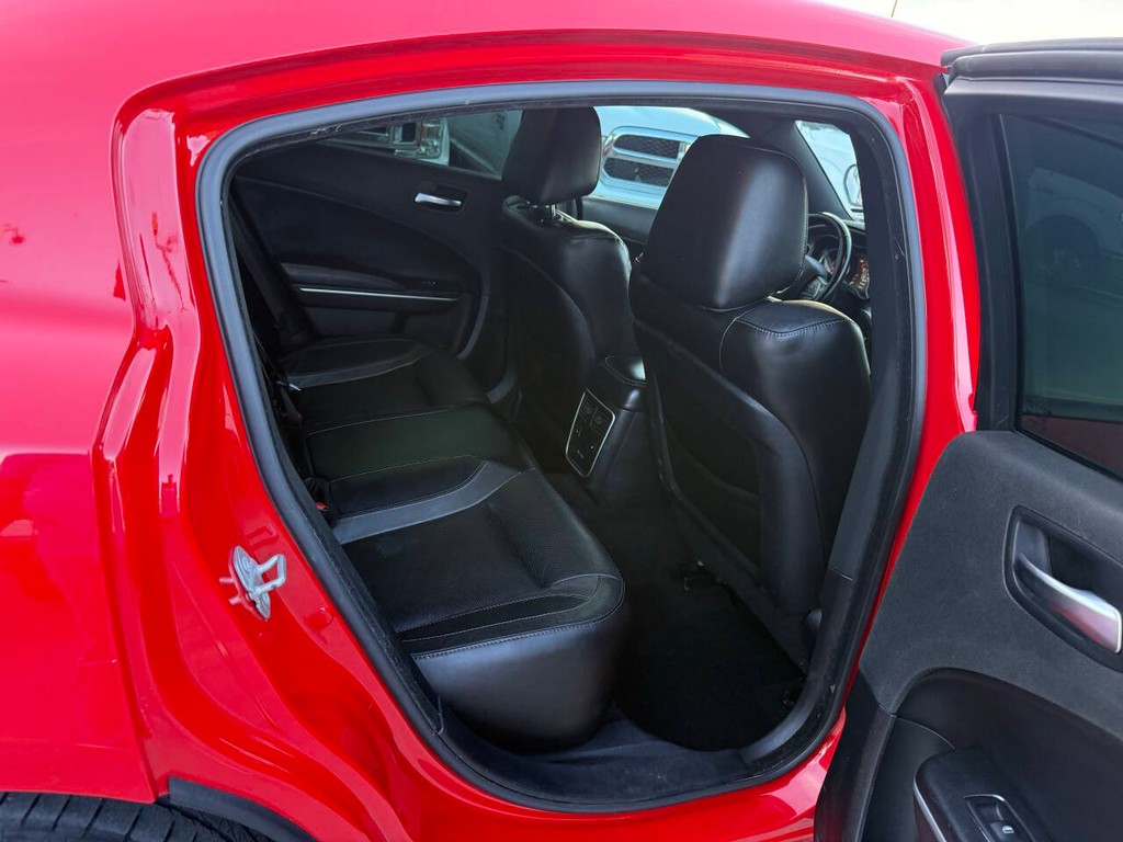 Dodge Charger Vehicle Full-screen Gallery Image 14