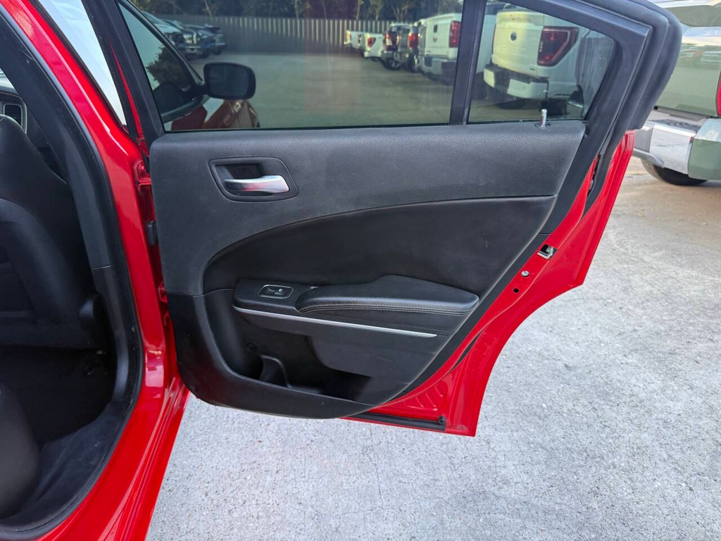 Dodge Charger Vehicle Full-screen Gallery Image 15