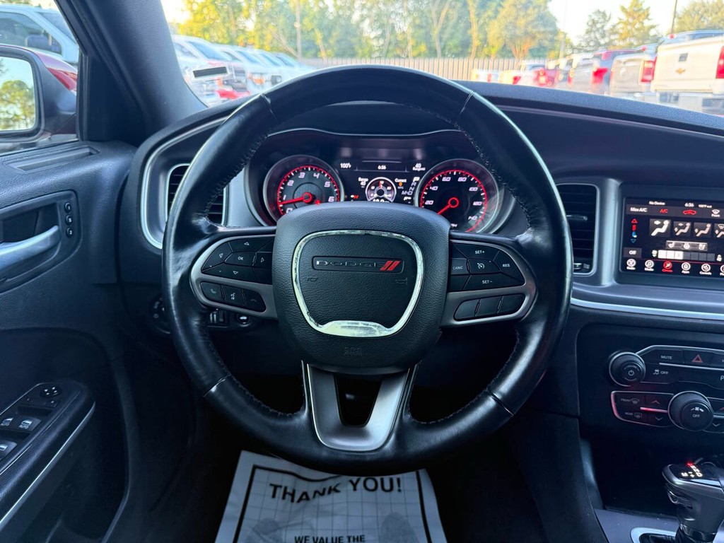 Dodge Charger Vehicle Full-screen Gallery Image 21