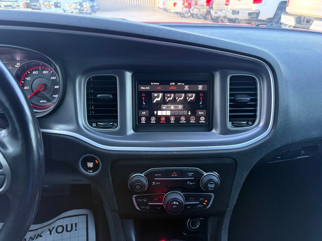 Dodge Charger Vehicle Full-screen Gallery Image 23