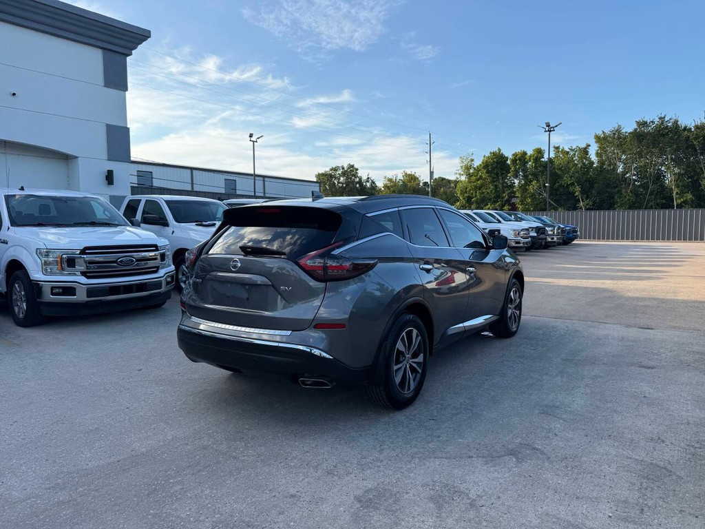 Nissan Murano Vehicle Full-screen Gallery Image 03