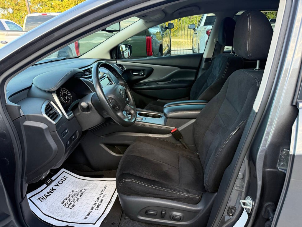 Nissan Murano Vehicle Full-screen Gallery Image 06