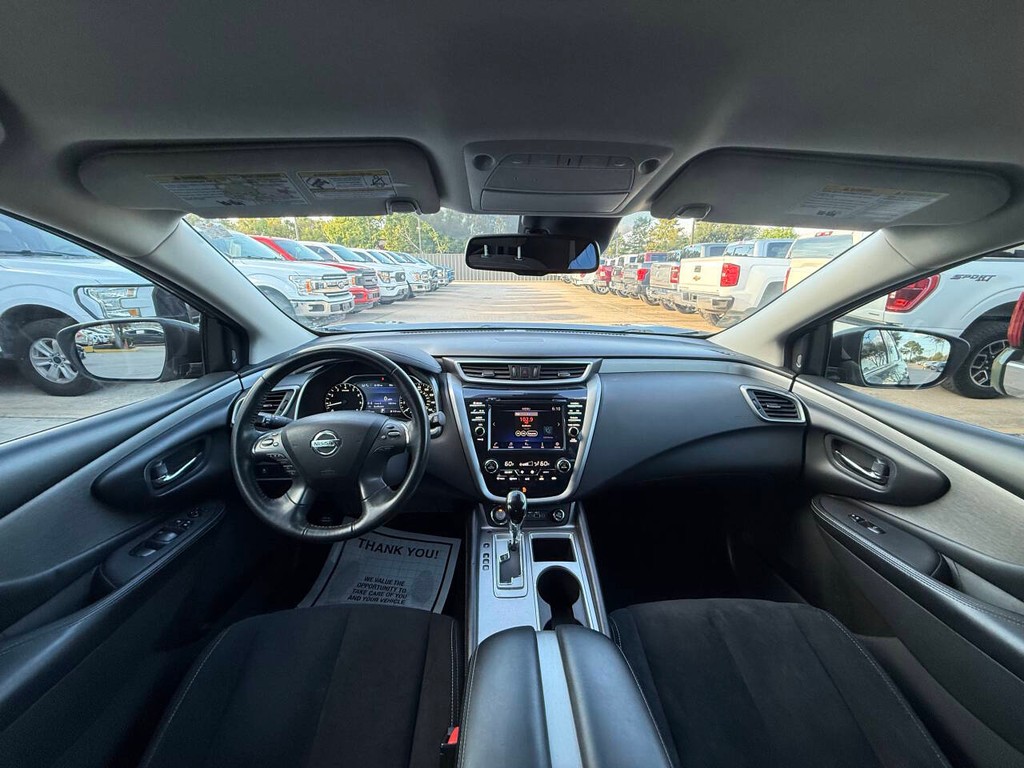 Nissan Murano Vehicle Full-screen Gallery Image 17
