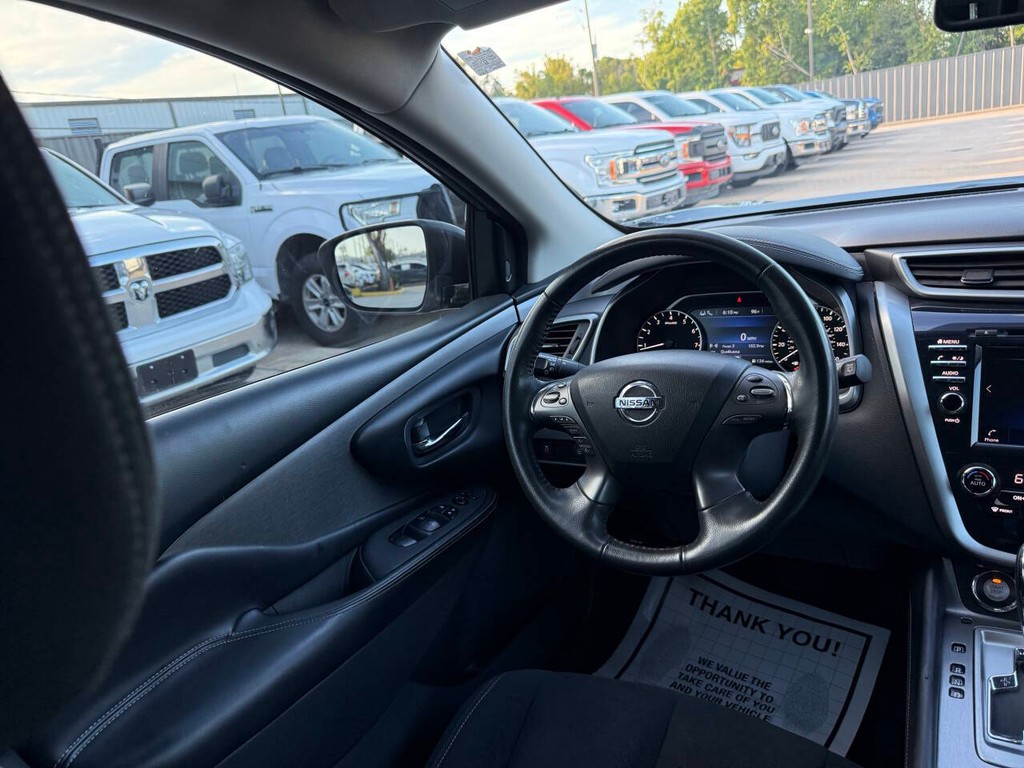 Nissan Murano Vehicle Full-screen Gallery Image 18