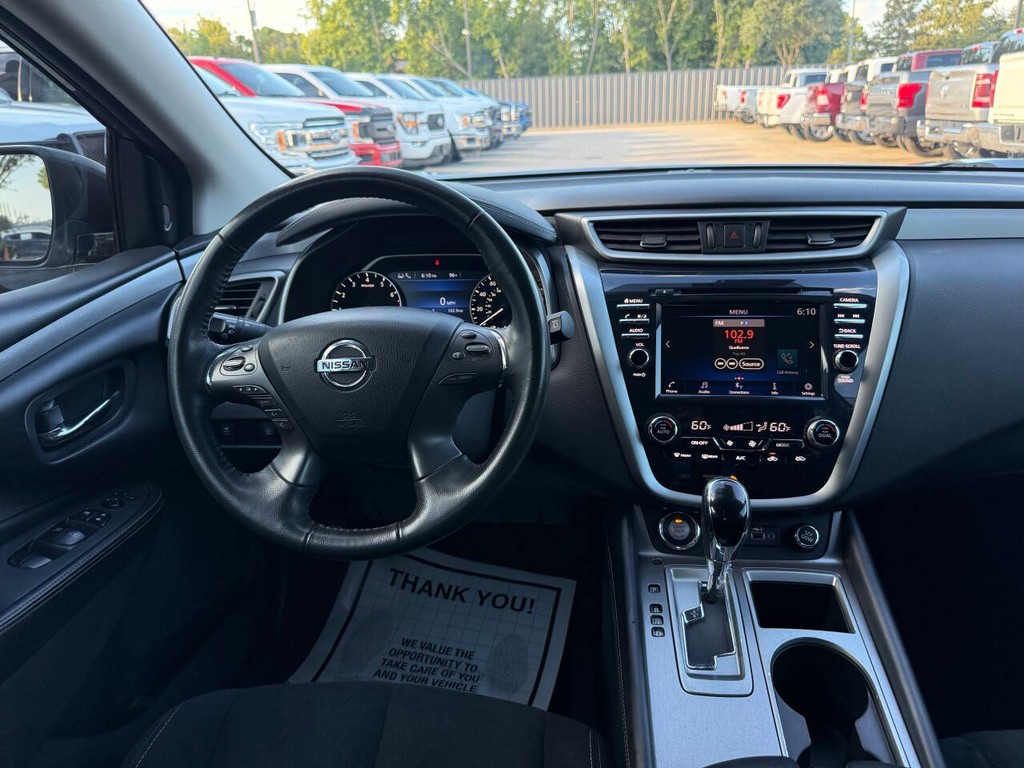 Nissan Murano Vehicle Full-screen Gallery Image 20