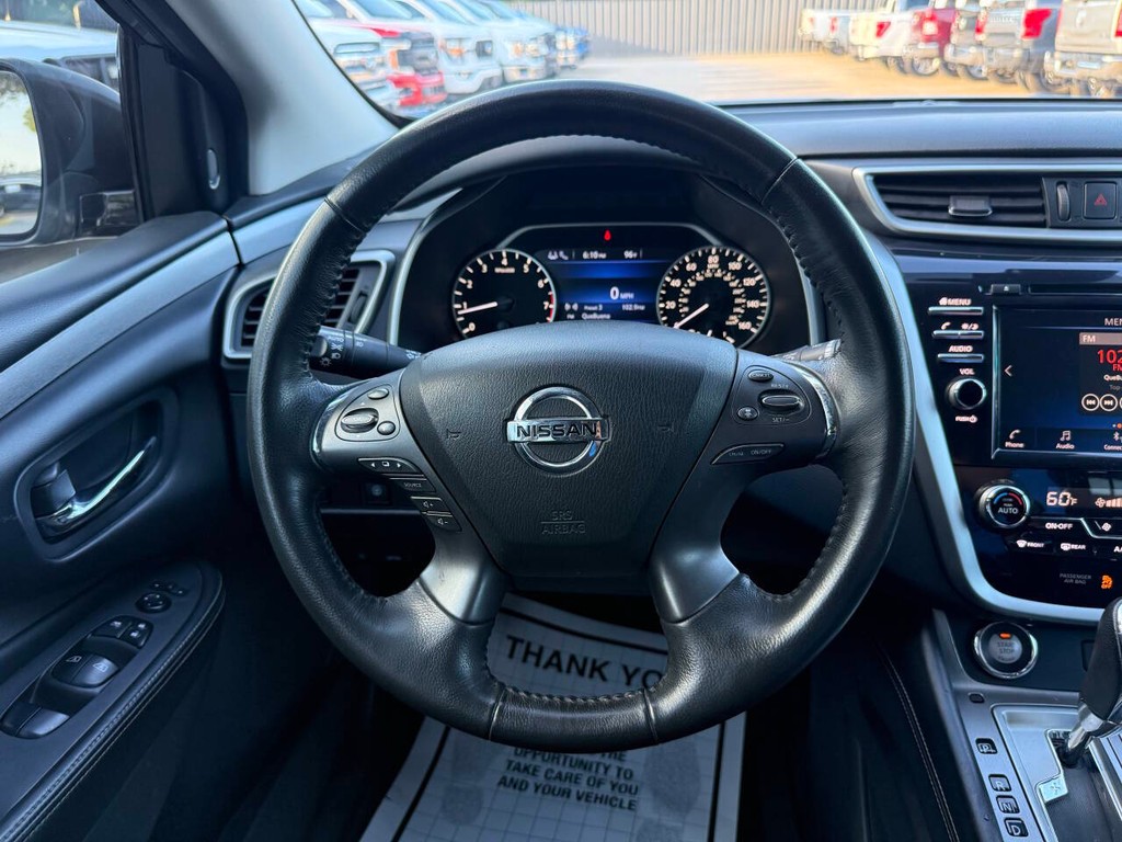 Nissan Murano Vehicle Full-screen Gallery Image 21