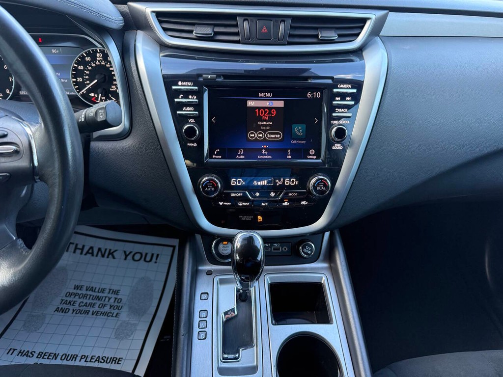 Nissan Murano Vehicle Full-screen Gallery Image 23