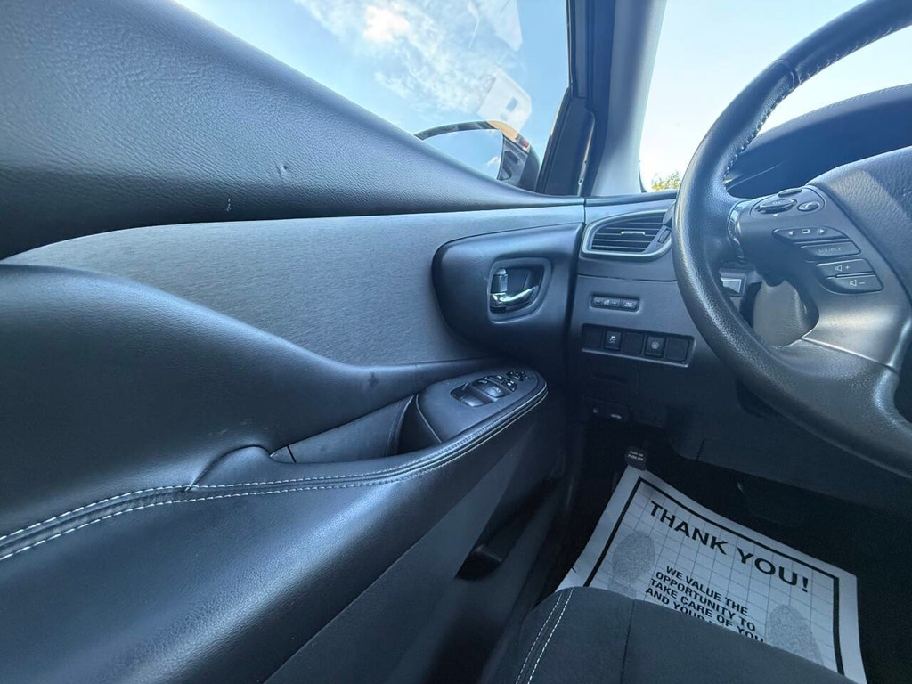 Nissan Murano Vehicle Full-screen Gallery Image 28