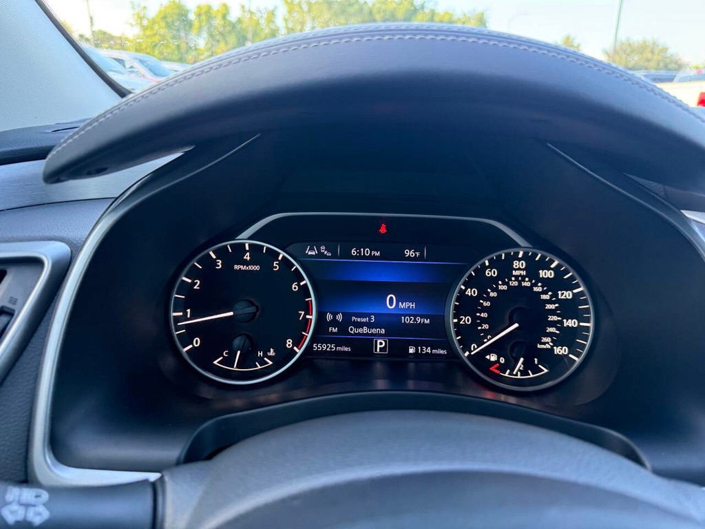 Nissan Murano Vehicle Full-screen Gallery Image 31