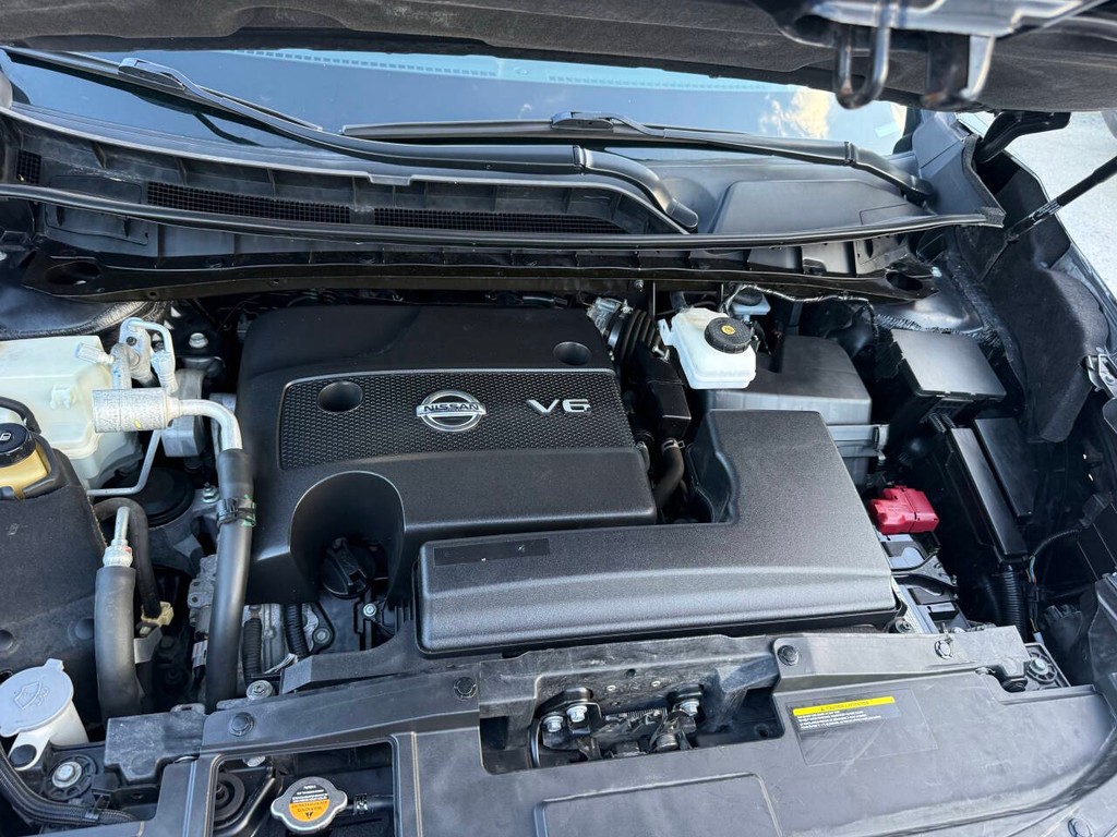 Nissan Murano Vehicle Full-screen Gallery Image 33