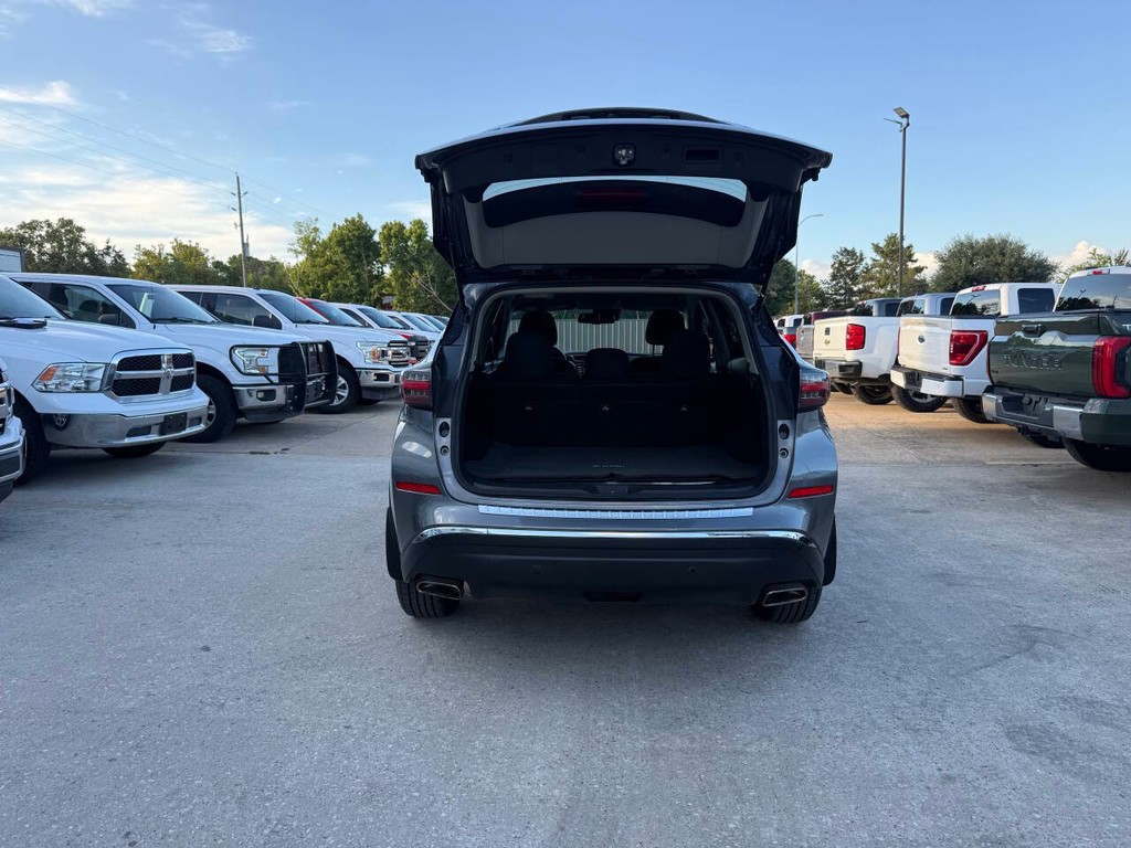 Nissan Murano Vehicle Full-screen Gallery Image 35
