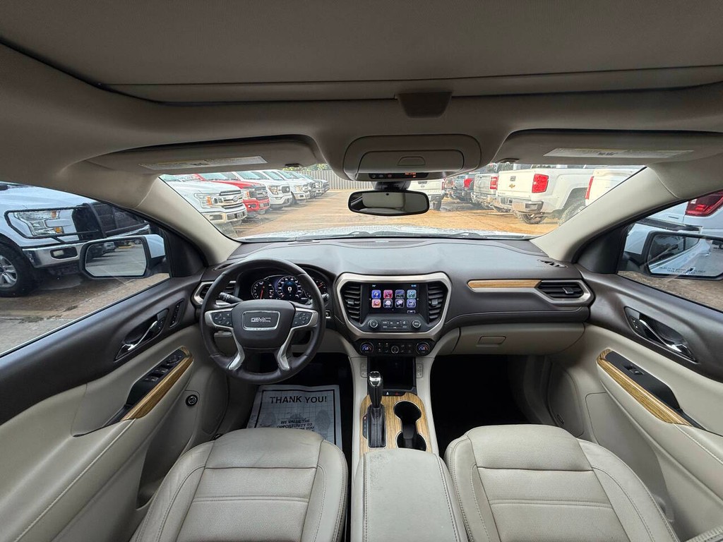 GMC Acadia Vehicle Full-screen Gallery Image 20