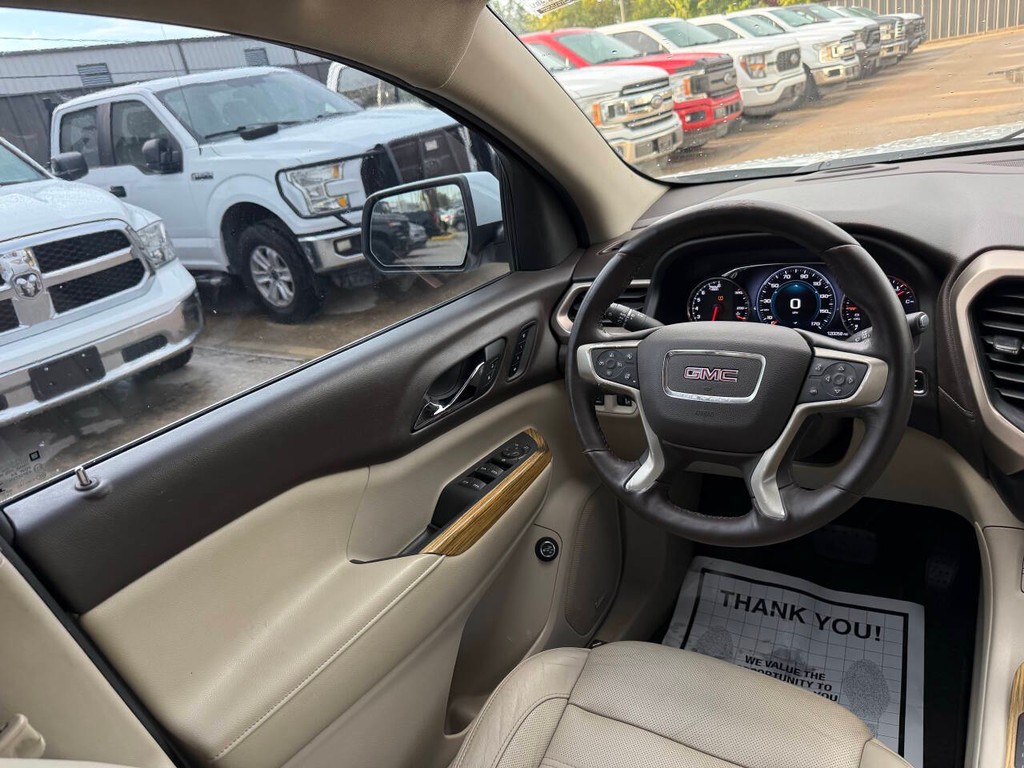 GMC Acadia Vehicle Full-screen Gallery Image 21