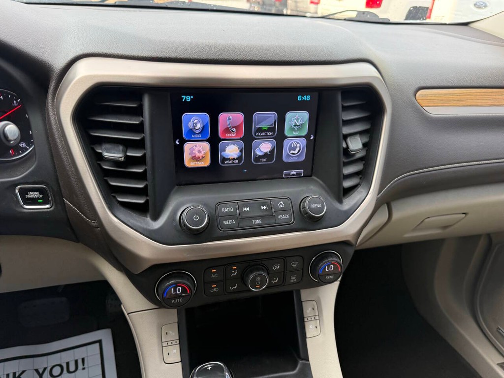 GMC Acadia Vehicle Full-screen Gallery Image 26