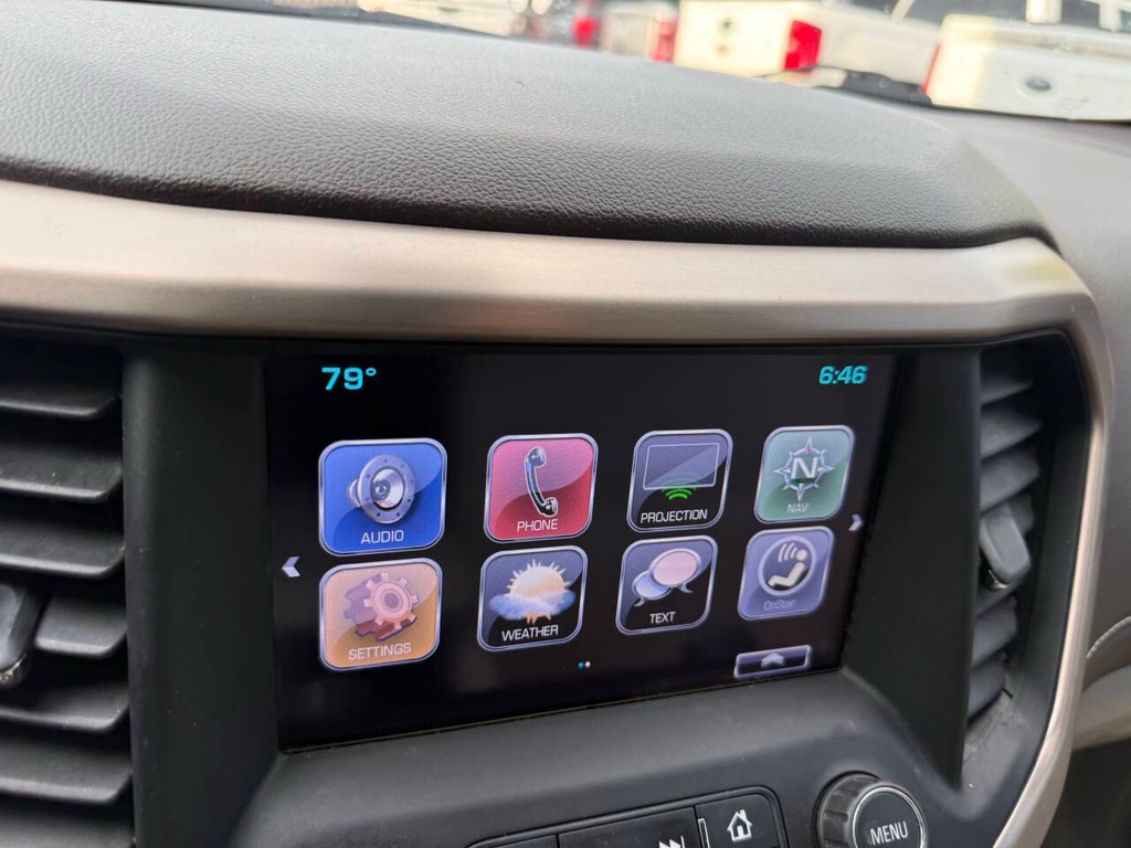 GMC Acadia Vehicle Full-screen Gallery Image 27