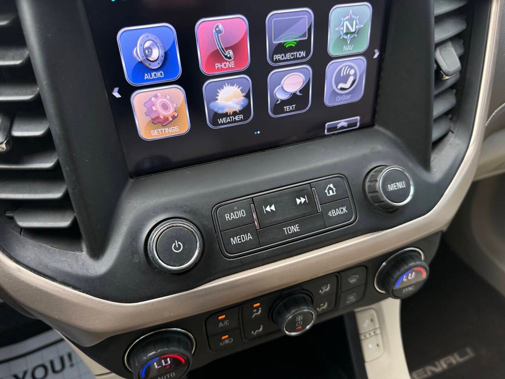 GMC Acadia Vehicle Full-screen Gallery Image 28