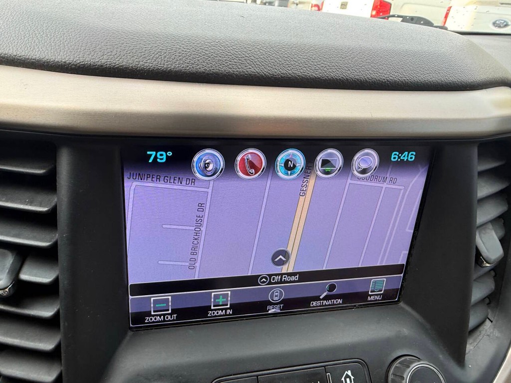GMC Acadia Vehicle Full-screen Gallery Image 30