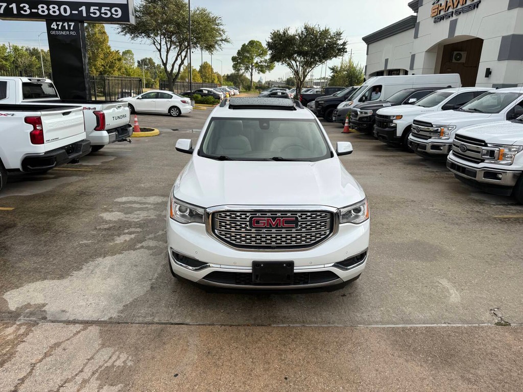 GMC Acadia Vehicle Full-screen Gallery Image 43