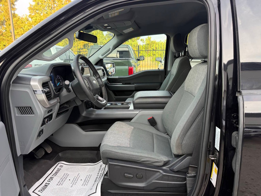 Ford F-150 Vehicle Full-screen Gallery Image 07