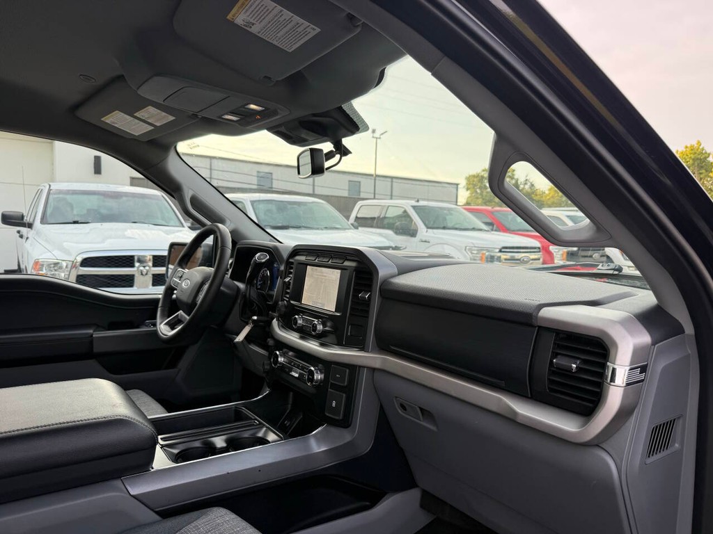 Ford F-150 Vehicle Full-screen Gallery Image 09