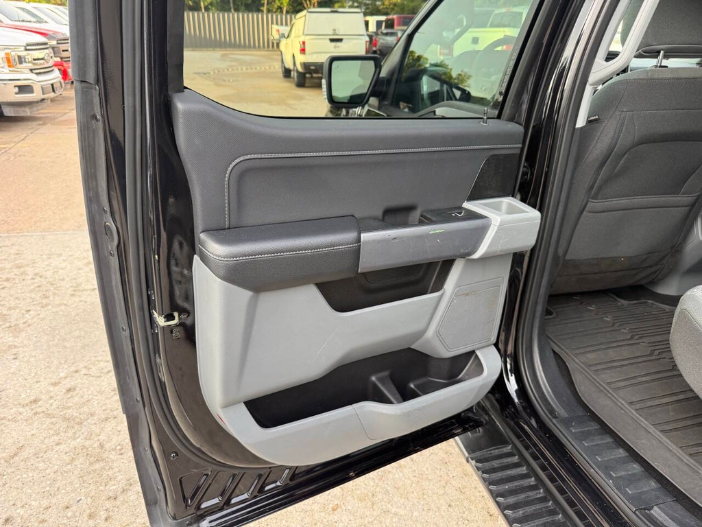 Ford F-150 Vehicle Full-screen Gallery Image 14