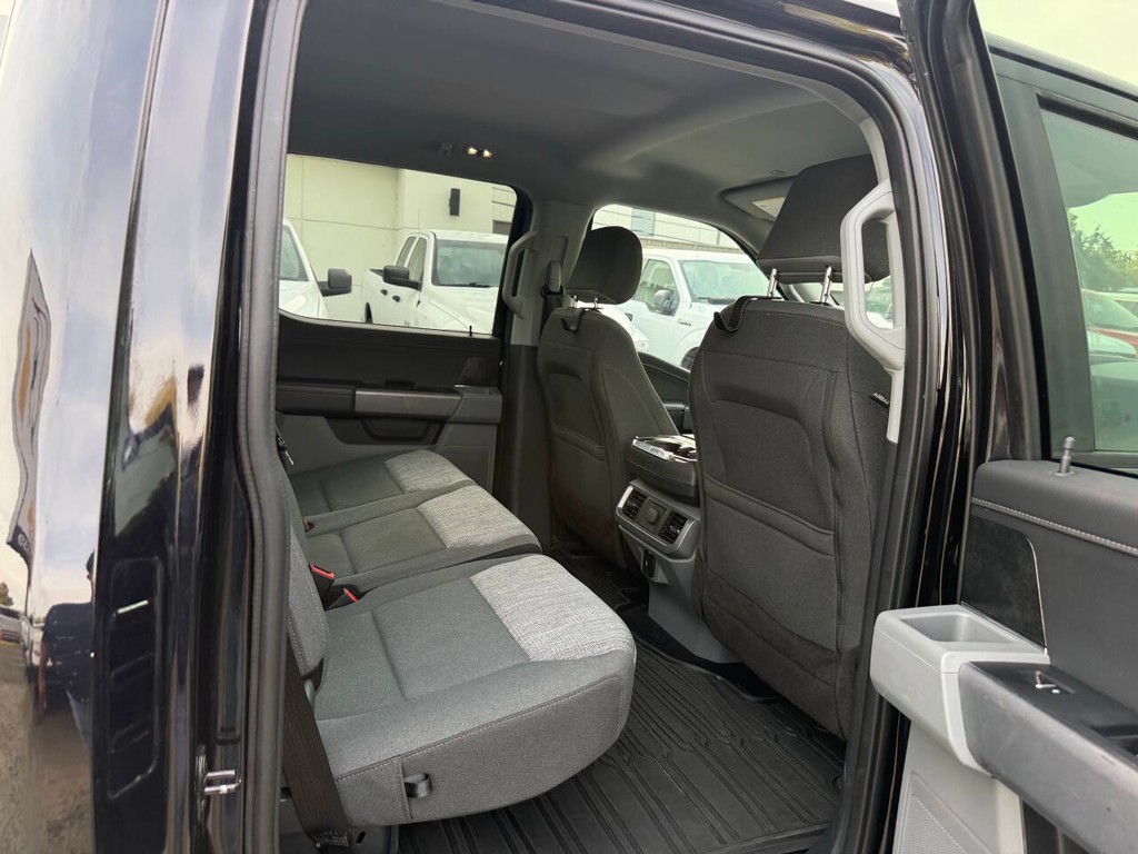 Ford F-150 Vehicle Full-screen Gallery Image 15