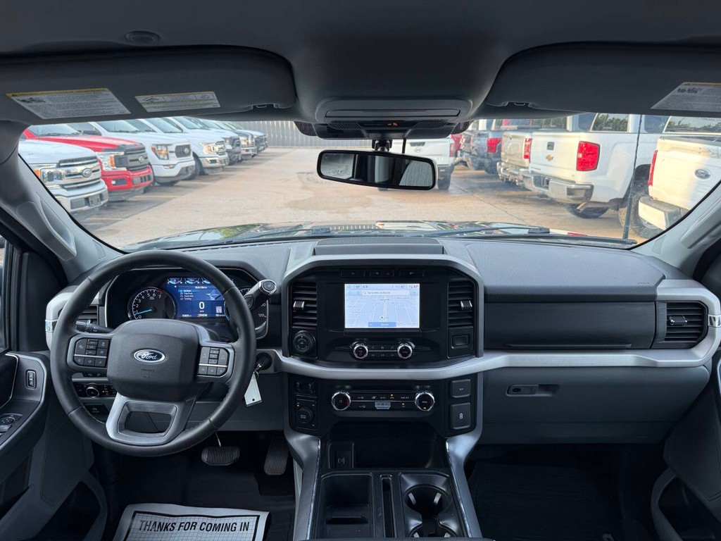 Ford F-150 Vehicle Full-screen Gallery Image 17
