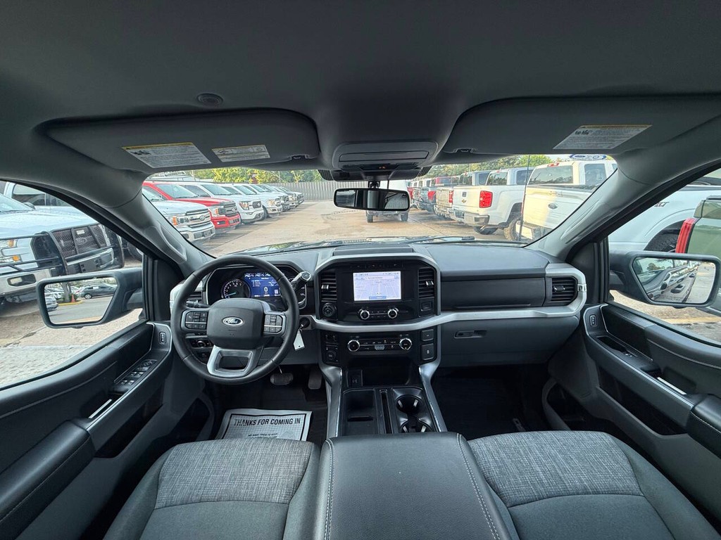 Ford F-150 Vehicle Full-screen Gallery Image 18