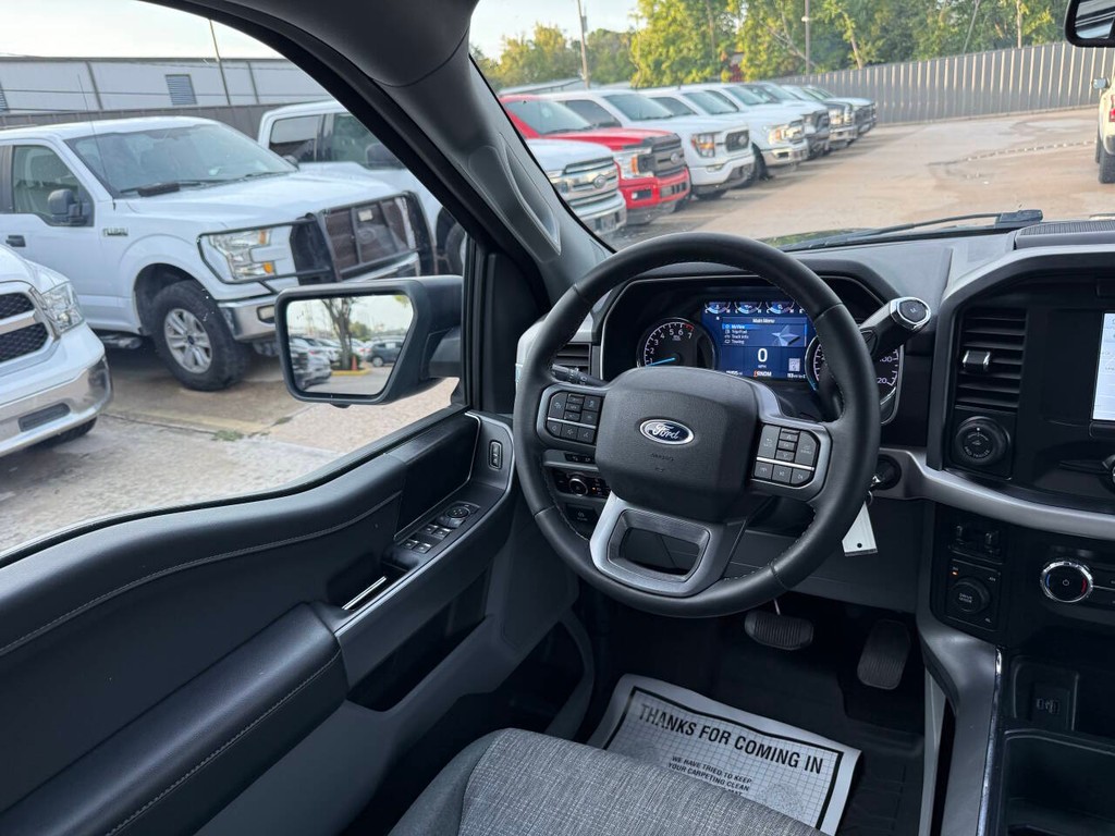 Ford F-150 Vehicle Full-screen Gallery Image 19